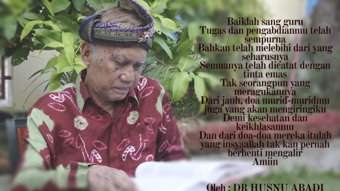 Dosen-FH-UIR-Husnu-Abadi-Baca-Puisi-di-90-Tahun-Prof-Solly-Lubis