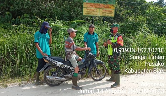 babinsa-koramil-06-sungai-apit-beri-imbauan-dampak-karhutla-kepada-warga-sungai-limau