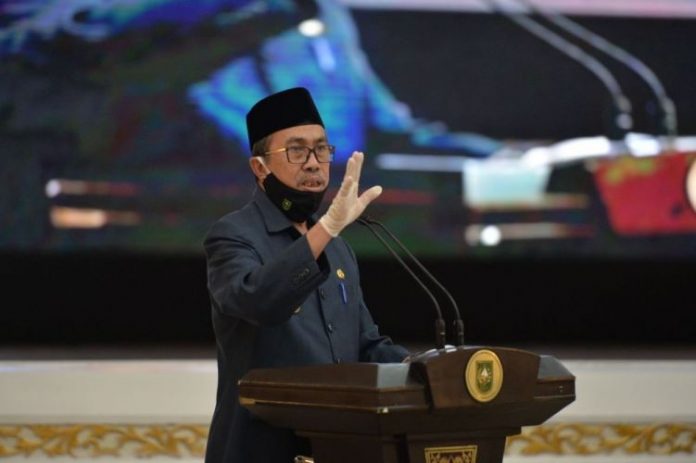 tiga-pimpinan-dprd-riau-maju-pilkada-gubri-berharap-tugas-dewan-tak-terganggu