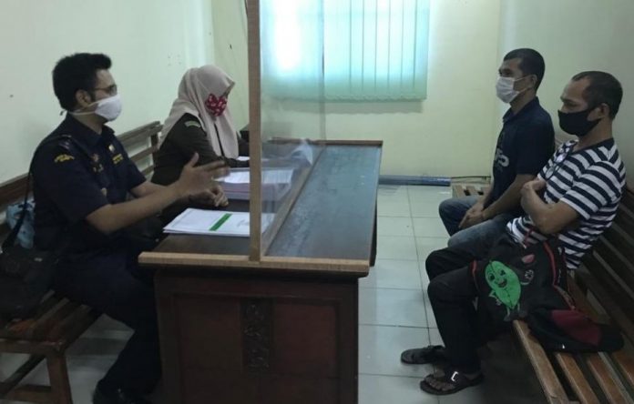 Bea-Cukai-Serahkan-Kasus-Penyelundupan-76-Ribu-Rokok-ke-Kejari-Pekanbaru