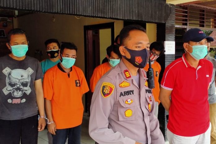 Polsek-Bukut-Raya-Tangkap-Empat-Pelaku-Penebangan-Pohon-Di-Pekanbaru
