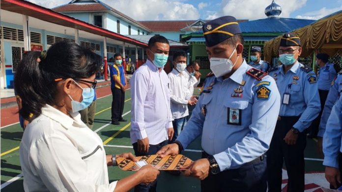 nataru-kemenkumham-berikan-remisi-kepada-574-narapidana-di-riau