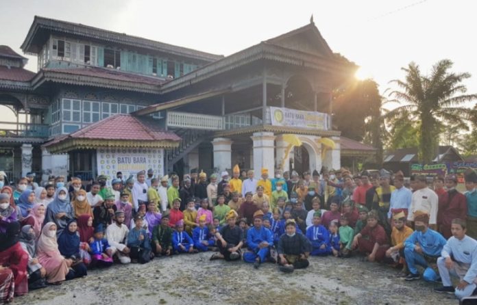 Batubara Bertanjak, Tetap Berdiri Walau Hanya Tinggal Aku Sendiri