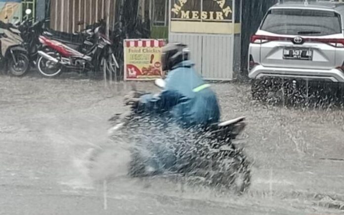 BMKG : Hujan Masih Berpotensi Guyur Riau Hari Ini